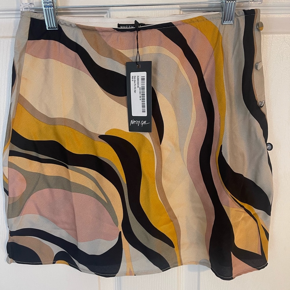 NWT Nasty Gal Mini Wave Skirt - US6/UK10 - Picture 3 of 5